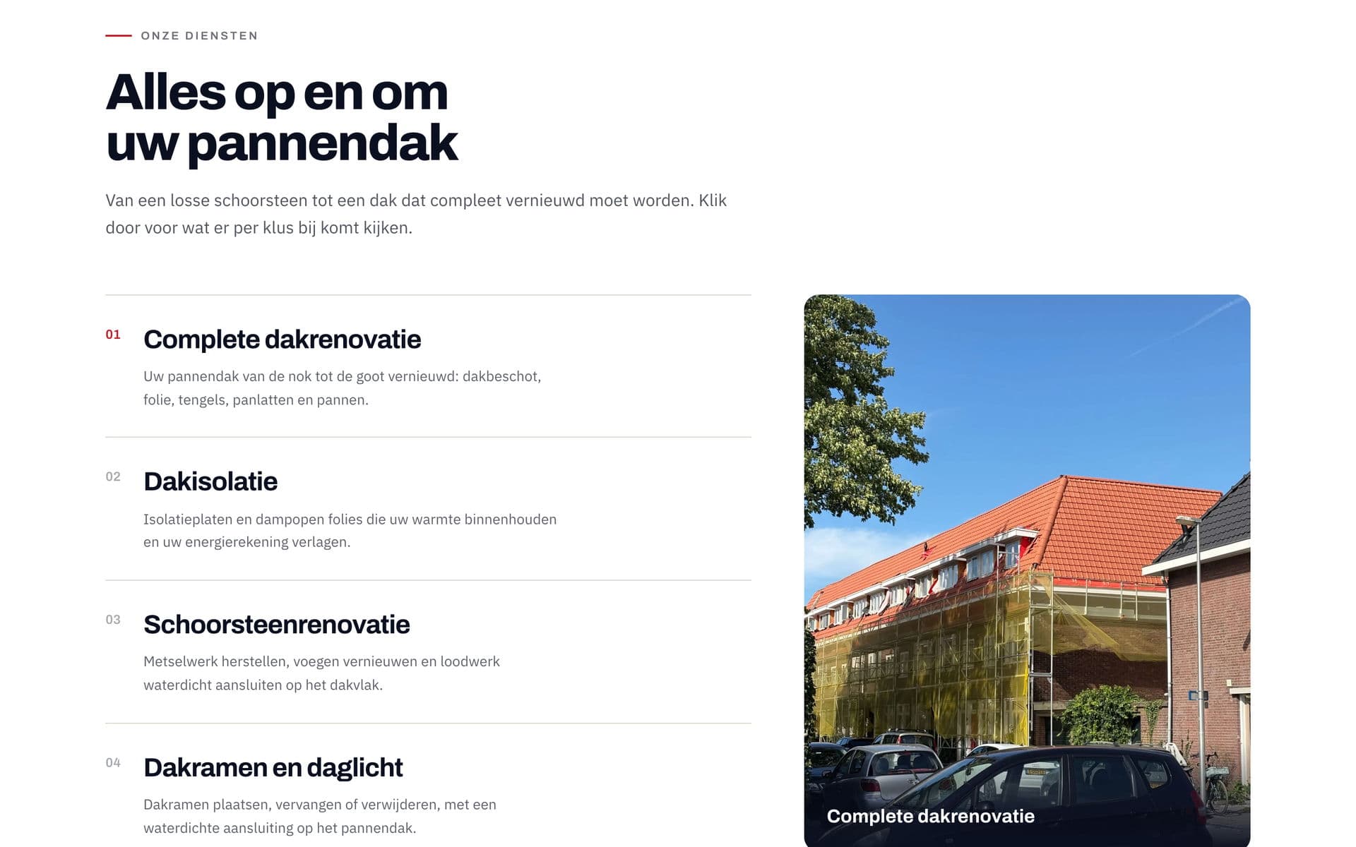 Genummerd dienstenoverzicht met een foto van een complete dakrenovatie